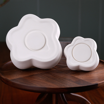 Recipient ceramic pentru ceai cu amprente de lăbuțe de pisică, capac sigilat, logo imprimat, stil modern minimalist