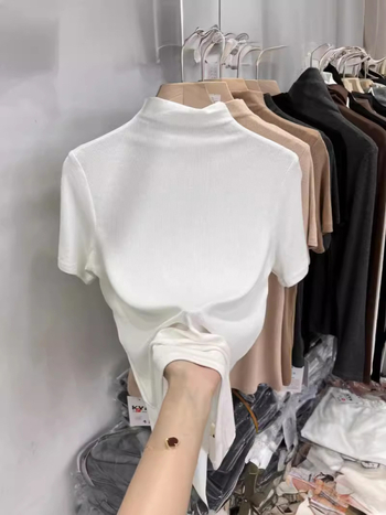 Ženski modalni T-shirt kratkih rukava, uski kroj, mali turtle neck ovratnik, 30-50% spandex