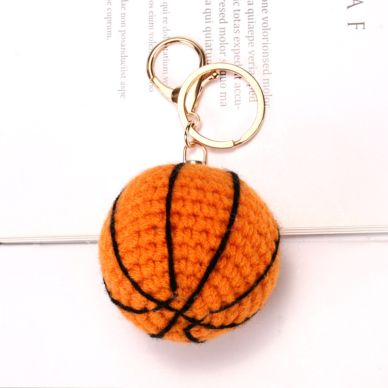 Kljucni privjesak za prtljagu, kukičanje, poliesterska tvar, uzorak Krst/Krona/Rimske brojke, originalni dizajn, izdanje Zima 2024