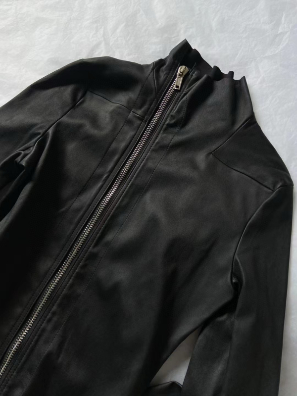 Ženska PU kožna jakna, polu-visoki ovratnik, prednji zip, uski kroj, dugi rukavi