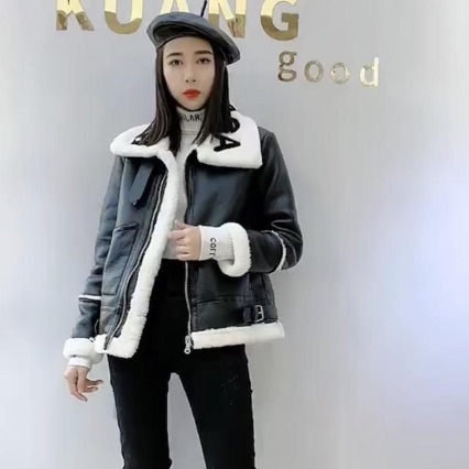 Ženska PU kožna jakna s umjetnim krznom i ovratnikom - street style, dugi rukavi, redovna duljina (50–65 cm)
