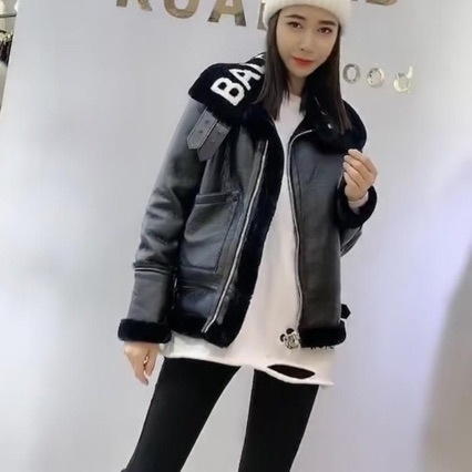 Ženska PU kožna jakna s umjetnim krznom i ovratnikom - street style, dugi rukavi, redovna duljina (50–65 cm)