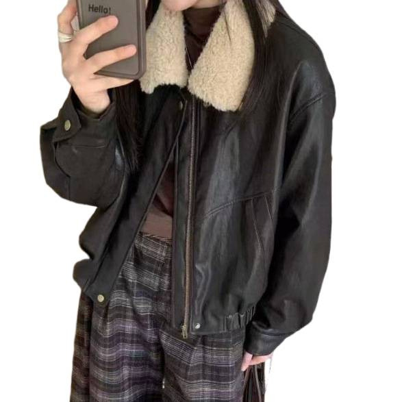 Kožna jakna s punom ispunom, dugački kroj, velur ovratnik s umjetnim krznom, rukavi flutter-slični kroje, korejski retro stil