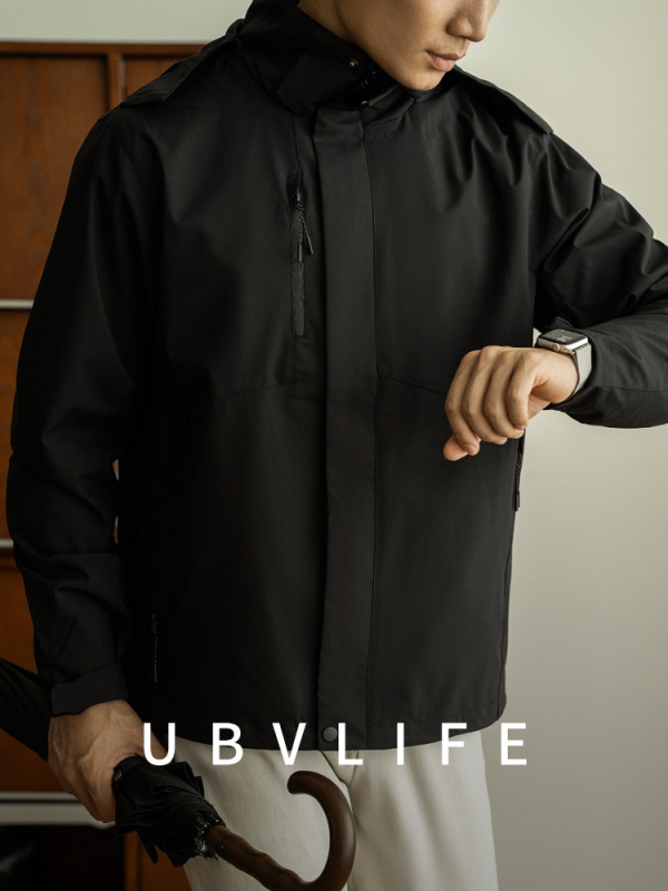 Geacă exterioară funcțională, cu tratament Teﬂon, protecție tripla, guler înalt și fermoar