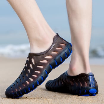 Férfi lyukas strandpapucs – PVC felsőrész, EVA talp, légáteresztő, vízálló