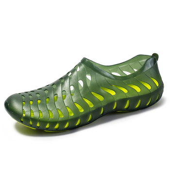 Férfi lyukas strandpapucs – PVC felsőrész, EVA talp, légáteresztő, vízálló