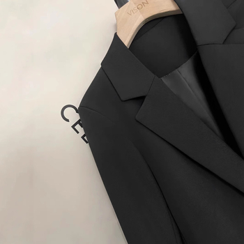 Ženski sako u korejskom stilu, Hepburn stil, ravni kroj, jedno dugme, klasičan ovratnik, dugi rukavi, proljeće i jesen 2025, poliester s 50–70% spandexa, uzorak 29454