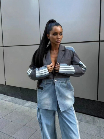 Ženski džins patchwork kostim s notch ovratnikom, jedno dugme, regular fit, pamuk 70–80%, duljina 50–65 cm