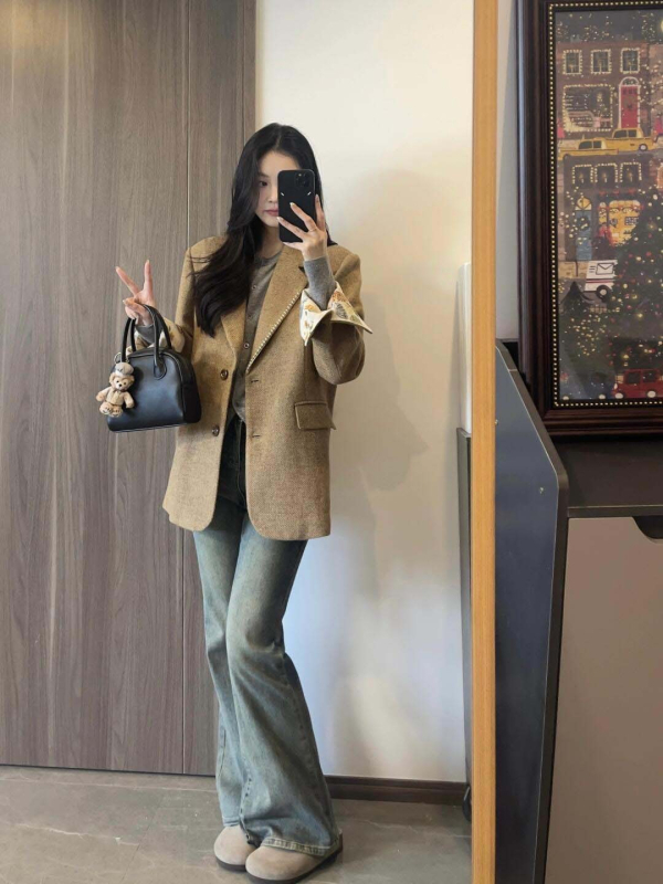 Ženski blejzer, korejski–britanski stil (V-izrez; dugi rukav; proljeće 2025)