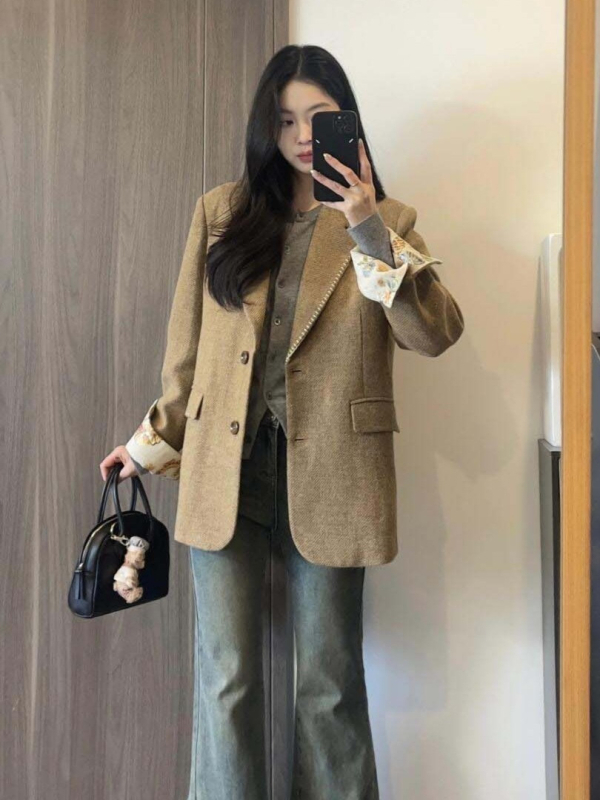 Ženski blejzer, korejski–britanski stil (V-izrez; dugi rukav; proljeće 2025)