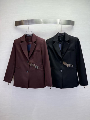 Žensko sako-kostim s logom na prsima, jednobrojna kopča, dva gumba, ovratnik sakoa, bez glačanja, 95% poliester