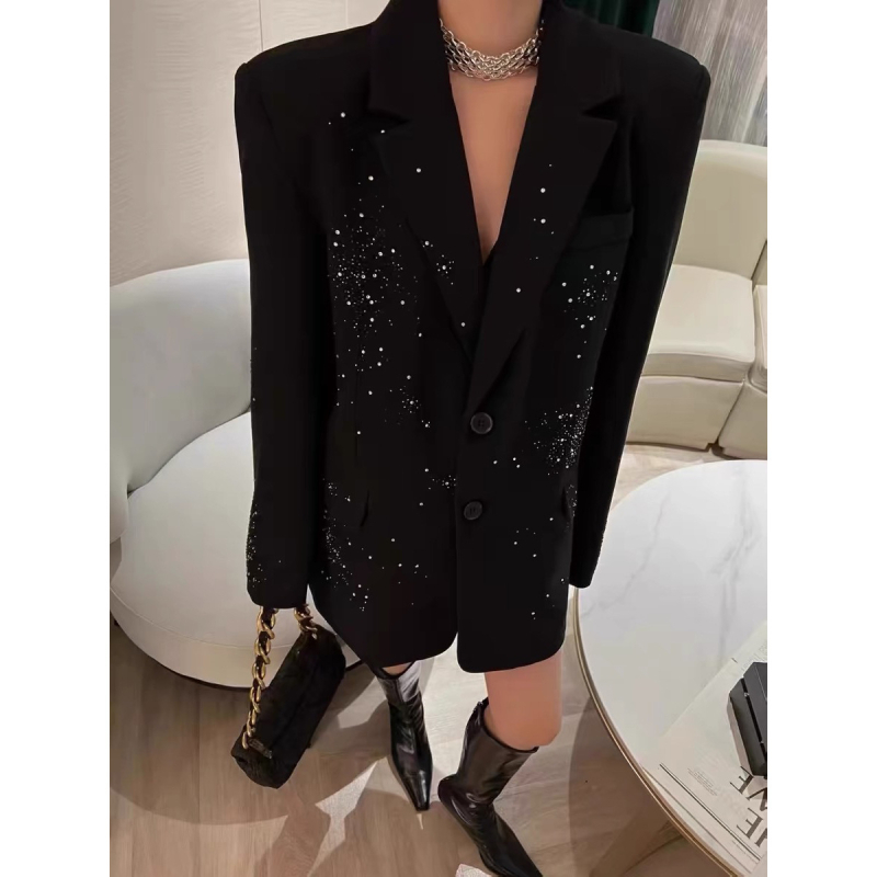 Žensko sako s rhinestones, dugi rukavi, ravni kroj, srednja duljina 50–65 cm, jednostruko kopčanje, poliester, jesen 2024