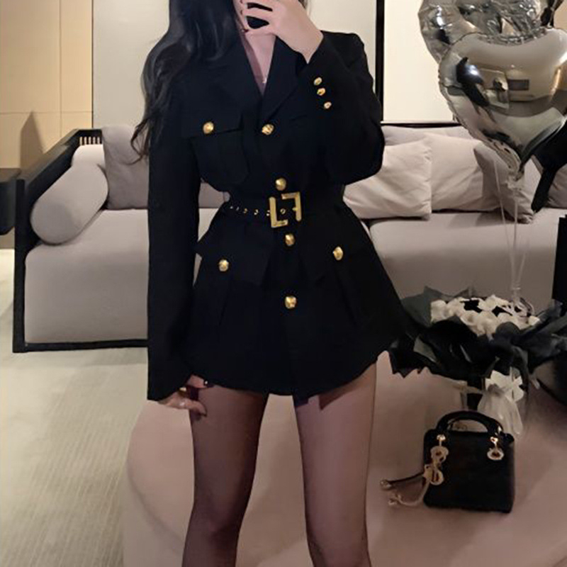 Ženski uski blejzer s ovratnikom sakoa, dugi rukavi, kopčanje na jedan red, poliester