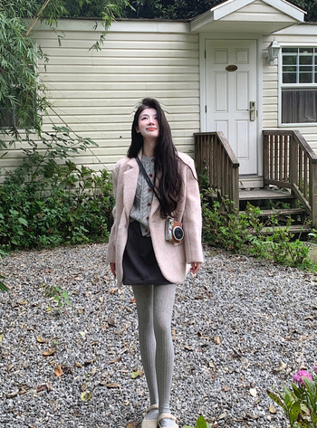 Ženski vuneni kaput s polo ovratnikom, udoban kroj, dugi rukavi, srednja duljina