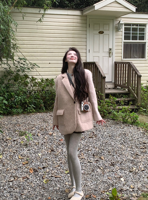 Ženski vuneni kaput s polo ovratnikom, udoban kroj, dugi rukavi, srednja duljina