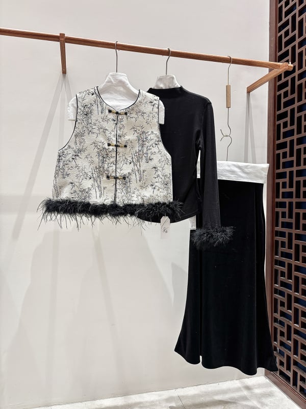 Pamukasta vesta s punjenjem od poliester-pamuka – poliester tkanina, okrugli izrez, književno-retro stil