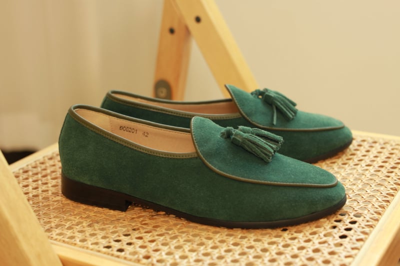 Muški tassel loafers bez vezica od kože prvog sloja, oštar nos, niski potpetica 1–3 cm, moderan dizajn