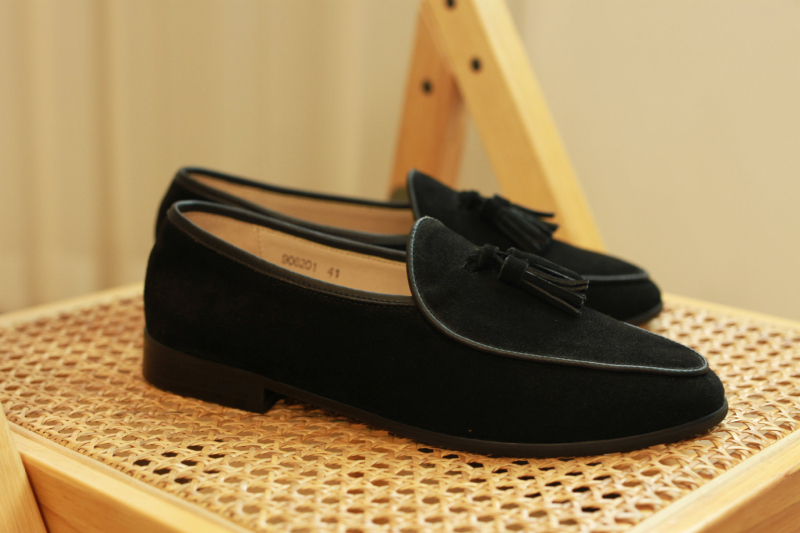 Muški tassel loafers bez vezica od kože prvog sloja, oštar nos, niski potpetica 1–3 cm, moderan dizajn