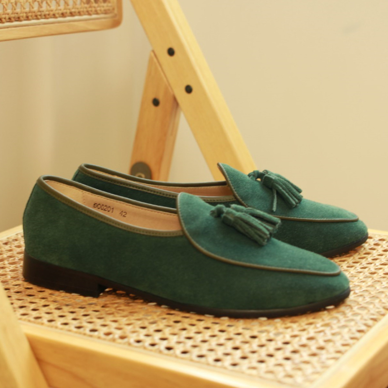 Muški tassel loafers bez vezica od kože prvog sloja, oštar nos, niski potpetica 1–3 cm, moderan dizajn