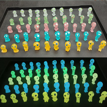 Svjetleća u mraku vanzemaljska figurica za mikro pejzaž s fluoritnim svjetlećim kamenom (pakiranje 100 kom., težina 41 g)