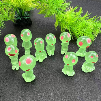 Svjetleća u mraku vanzemaljska figurica za mikro pejzaž s fluoritnim svjetlećim kamenom (pakiranje 100 kom., težina 41 g)