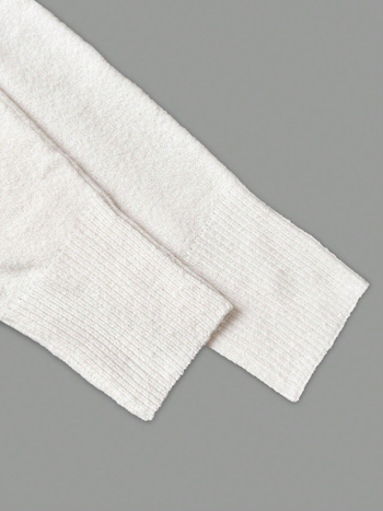 Džemper od vunenog vlakna s nagnutim ramenima, dugi rukavi, elegantan gradski stil, sastav: 97% poliester, 3% spandeks, duljina 50–65 cm.