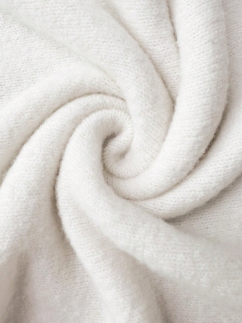 Džemper od vunenog vlakna s nagnutim ramenima, dugi rukavi, elegantan gradski stil, sastav: 97% poliester, 3% spandeks, duljina 50–65 cm.