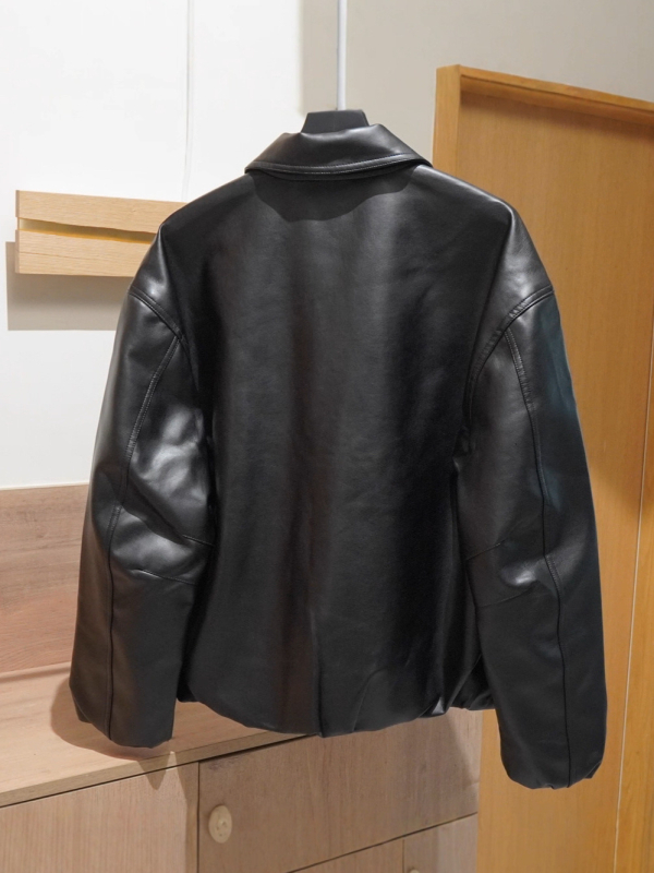 PU kožna jakna s reverom, zip zatvarač, slobodan kroj, više džepova