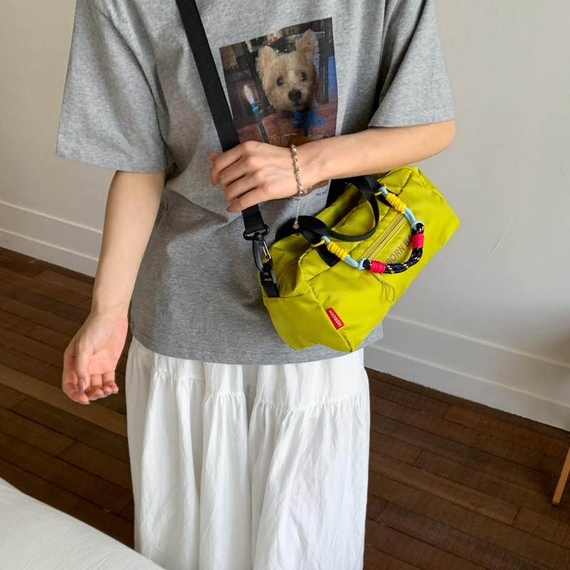 Putna torba, unisex street stil; kapacitet 20–35L; materijal najlon; olakšava nošenje