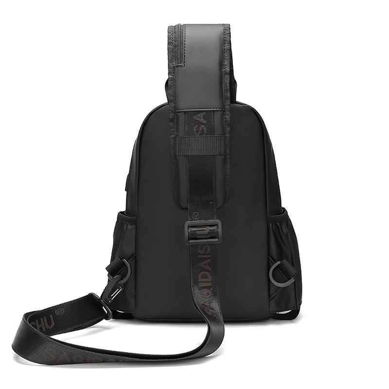 Muška torbica za prsa, gradski minimalistički stil, membranski materijal, vodootporna i izuzetno lagana, monohromatski dizajn, podstava od poliestera, proljeće 2025