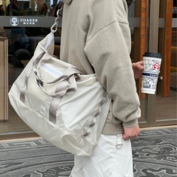 Geantă de umăr din nylon crossbody pentru depozitare – 20–35L, respirabilă, impermeabilă, ultraușoară, unisex, pentru vacanțe de relaxare și sport în aer liber