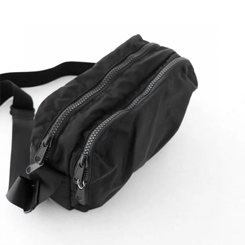 Unisex crossbody torba u urbanom stilu jednostavnosti, od najlona, podstava od najlona, zatvaranje na zip, jesen 2024.