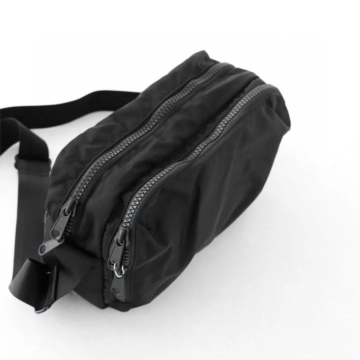 Unisex crossbody torba u urbanom stilu jednostavnosti, od najlona, podstava od najlona, zatvaranje na zip, jesen 2024.