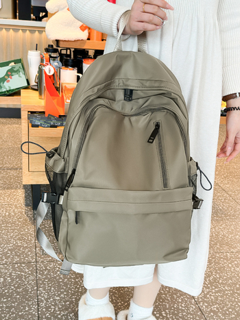 Ruksak za casual putovanja s pretincem za laptop, materijal Oxford, podstava od poliestera, zatvaranje na zip, unutarnja struktura: pretinac za laptop i pretinci s pregradama, vanjski strukturirani džepovi, vodootporan i otporan na habanje