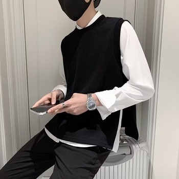 Férfiaknak szabad esésű kötött ujjatlan mellény, kerek nyakú, gallér nélküli, gyapjúkeverék 30–35%, ősz 2023