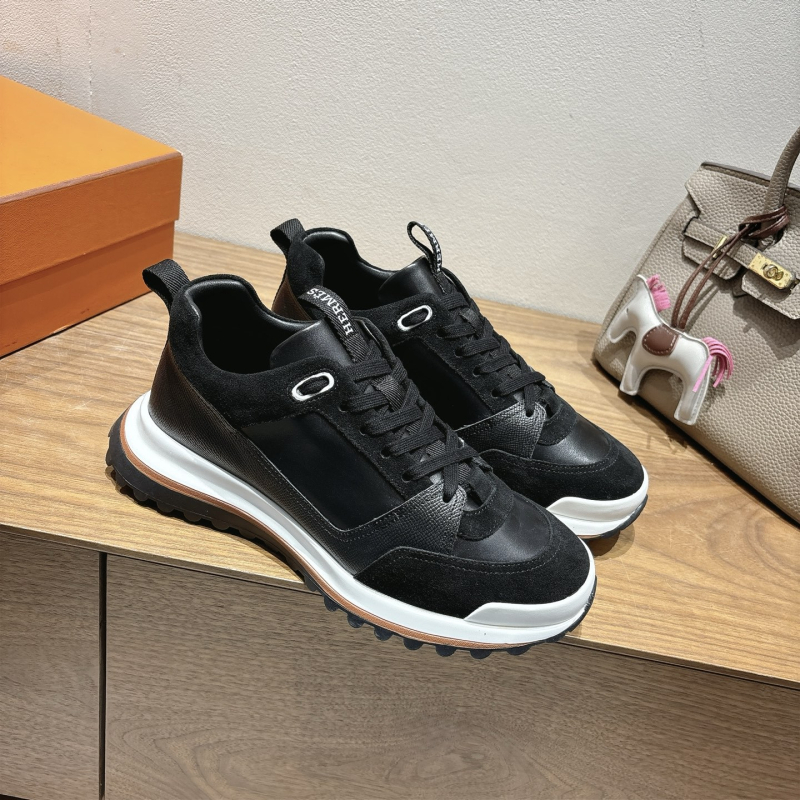 Muške tenisice na platformi s gornjim dijelom od prave kože i mreže, prozračne i lagane, niski gornji dio, vezanje, debeli potplat 1–3 cm