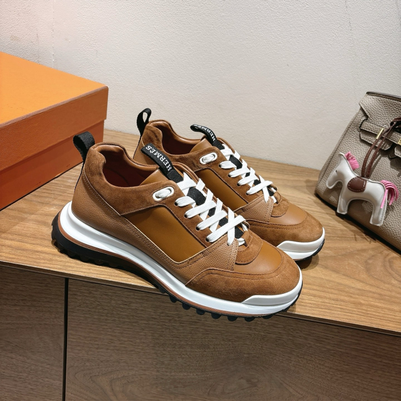 Muške tenisice na platformi s gornjim dijelom od prave kože i mreže, prozračne i lagane, niski gornji dio, vezanje, debeli potplat 1–3 cm