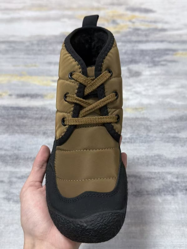 Unisex snježne čizme, visok gornji dio, unutarnja fleece obloga, vanjski materijal pamuk, potplat od gume, otpornost na habanje, niska peta 1–3 cm, zimsk model