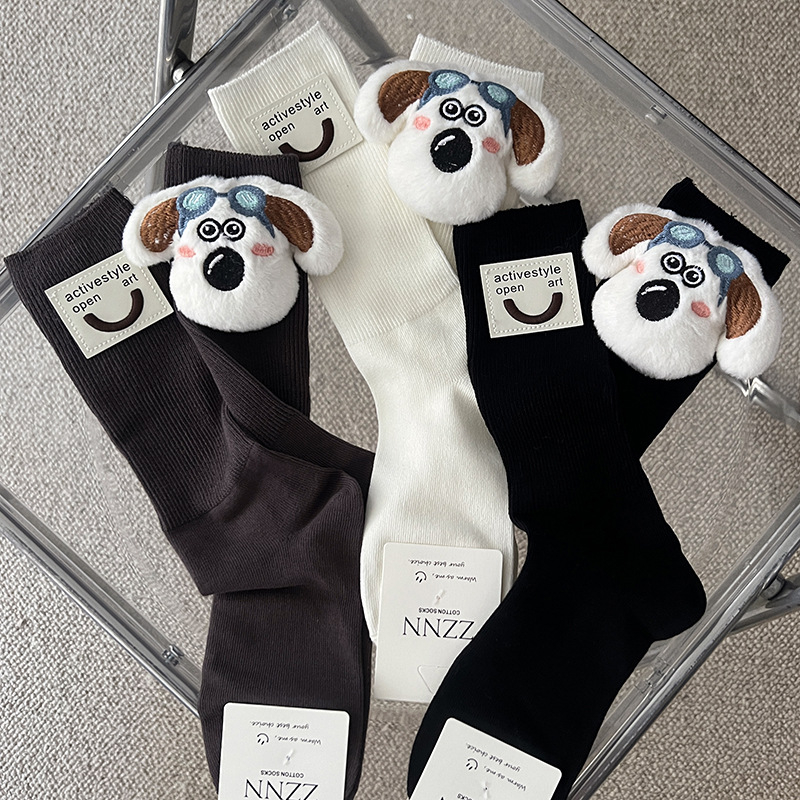 Памучни чорапи със средна дължина, абсорбират пот, съдържание на памук 70–80%, пускане през есента на 2024 г.