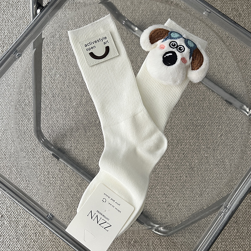 Памучни чорапи със средна дължина, абсорбират пот, съдържание на памук 70–80%, пускане през есента на 2024 г.