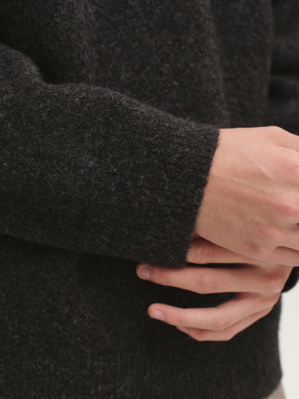 Muški debeli pleteni džemper s polu-zipom i polo ovratnikom, opušten kroj, 36–40% akrila