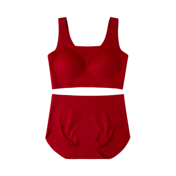 Komplet donjeg rublja od najlona, košarice 3/4, tanke oblikovane košarice, fiksne dvostruke naramenice, bezšivni dizajn na području prsa