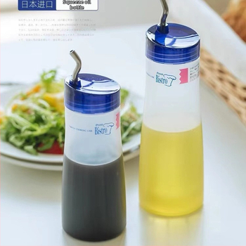 TAKEYA sticlă din plastic pentru sos presat | potrivită pentru condimente lichide | material: rășină de polietilenă și oțel inoxidabil | design modern minimalist | lansare 2025