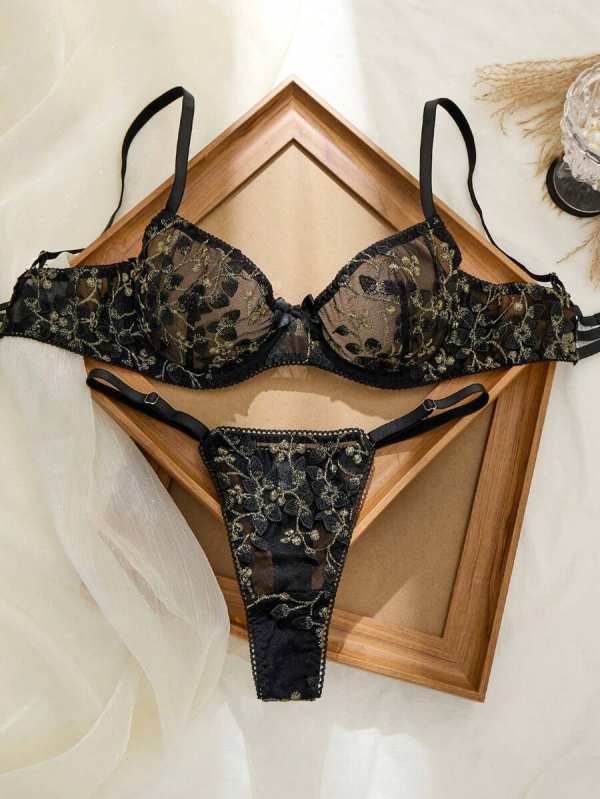 Set grudnjaka s čipkastom izvezom i Push-Up, prozračan, 3/4 košarica, tanko oblikovane košarice