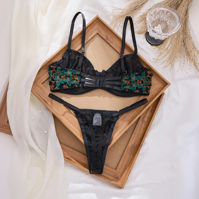 Set grudnjaka s čipkastom izvezom i Push-Up, prozračan, 3/4 košarica, tanko oblikovane košarice