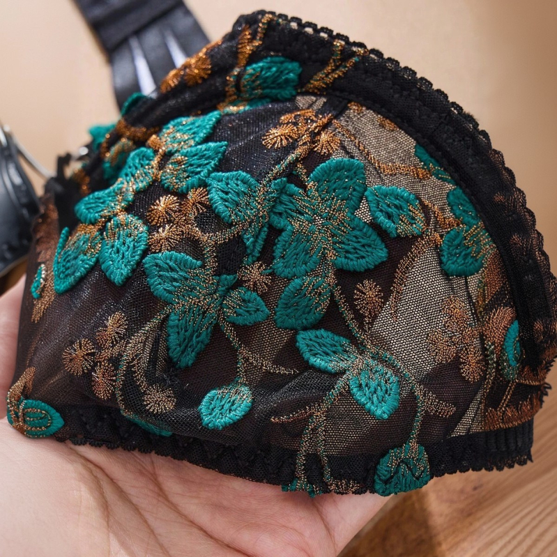 Set grudnjaka s čipkastom izvezom i Push-Up, prozračan, 3/4 košarica, tanko oblikovane košarice