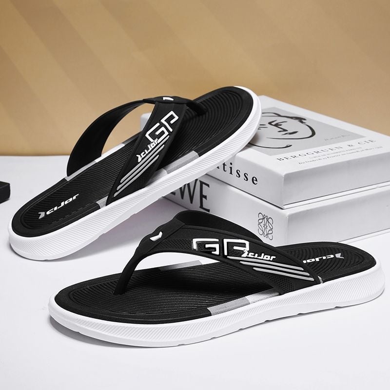 Muške japanke: PVC gornji dio, gumena potplata, injekcijski oblikovana podloga, otvoreni prsti, opušten stil, proljeće 2025