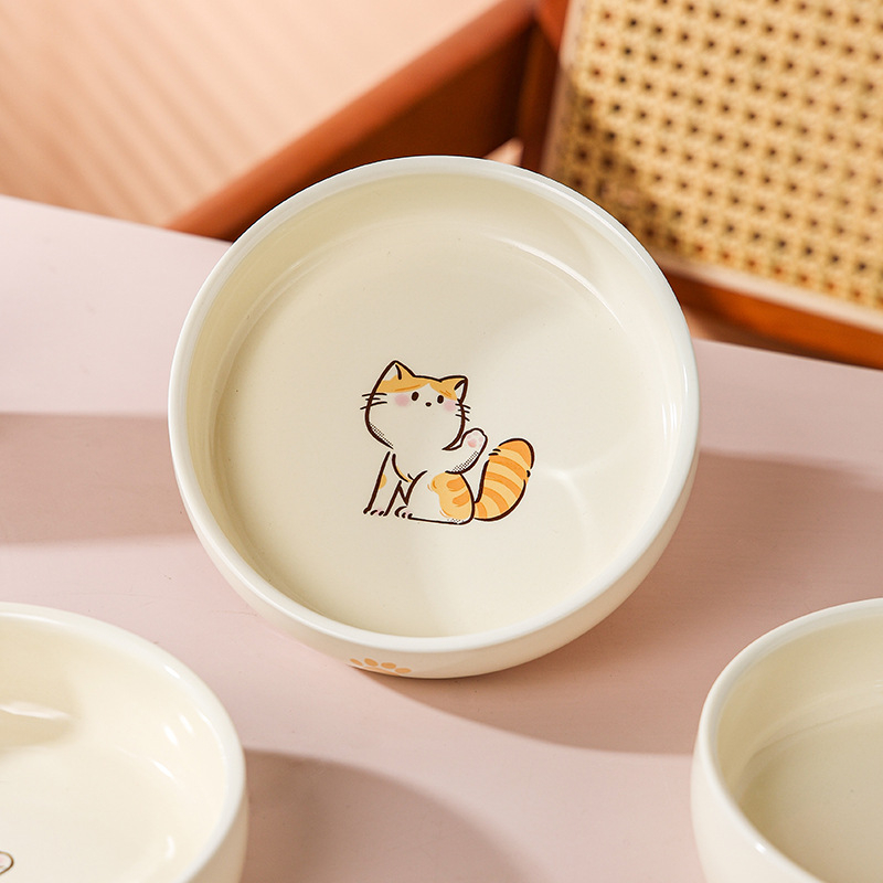 Bol ceramic pentru pisica, destinat hranei pentru animale