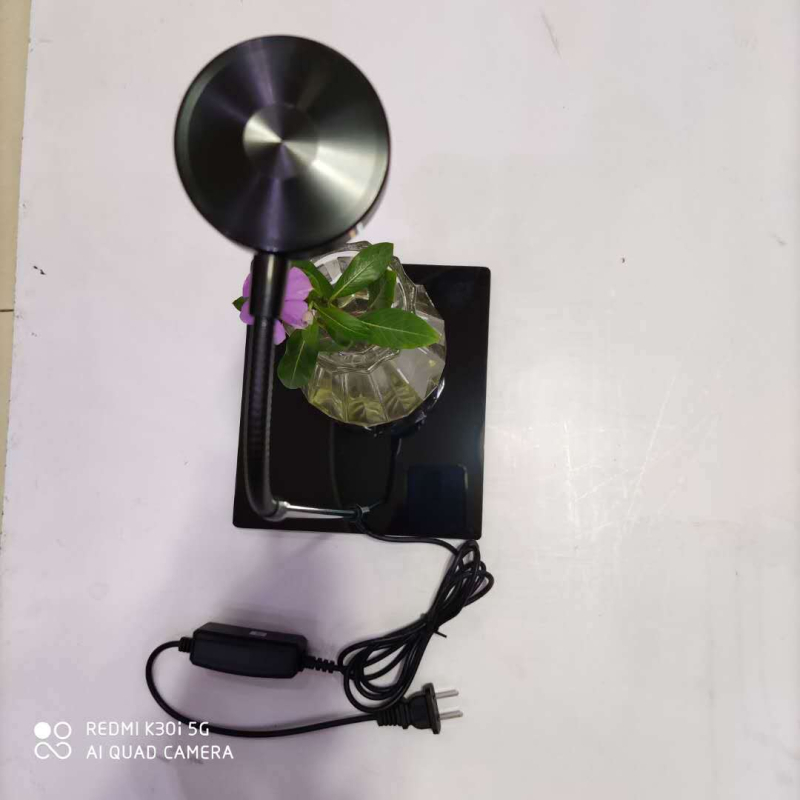 Аквариумна лампа с акрилно-пластмасова плоча и алуминиева конструкция, подсветка, марка EGB, мощност 3–9W, тегло 0,5 кг