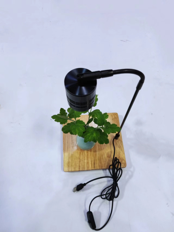 Akvariumska lampa (aluminijsko kućište; 7W; osvjetljenje vodne bilje; 1 kg; Zhongshan)